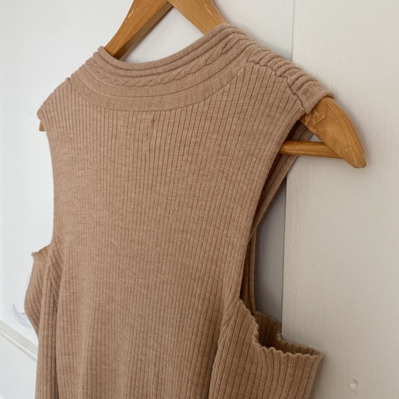 NWT Lita by Ciara Cold Shoulder Merino Wool Midi Knit Sweater in Doe - Picture 8 of 9